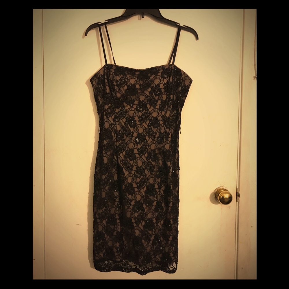 ADRIANNA PAPELL SEXY BLACK LACE DRESS